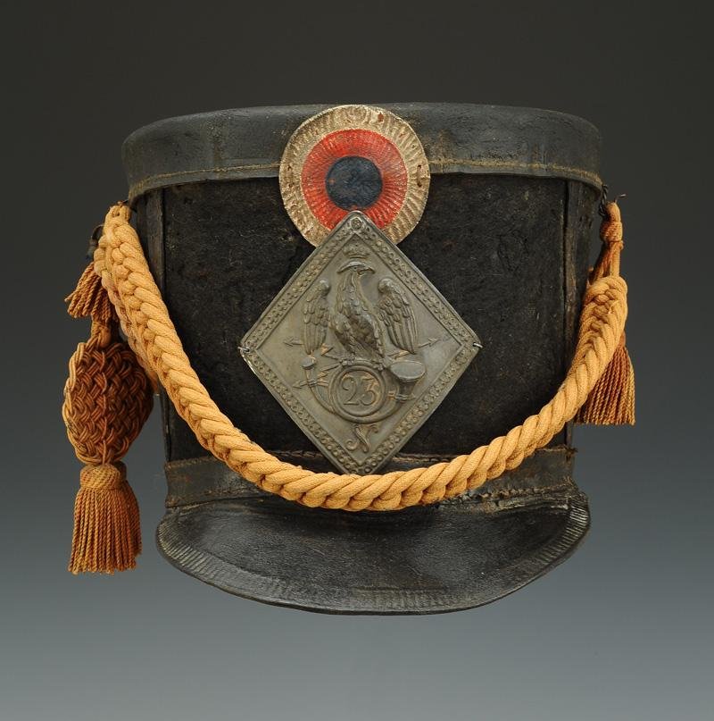 SHAKO DU 23ème RÉGIMENT D'INFANTERIE LÉGÈRE, modèle 1806, Premier Empire. -photo-3