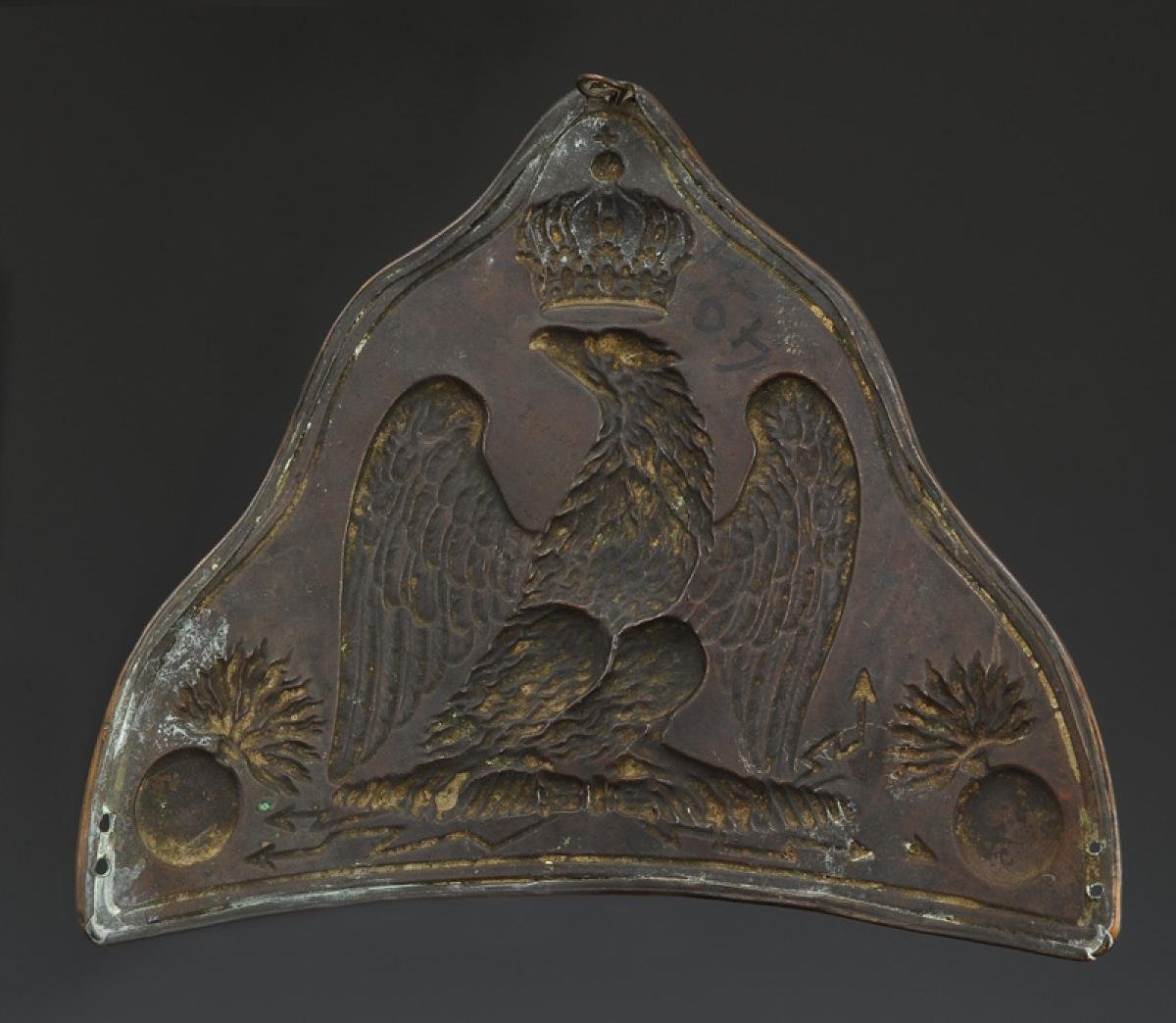 PLAQUE DE BONNET À POILS DES GRENADIERS À PIED DE LA GARDE IMPÉRIALE, 1809, Premier Empire-photo-2