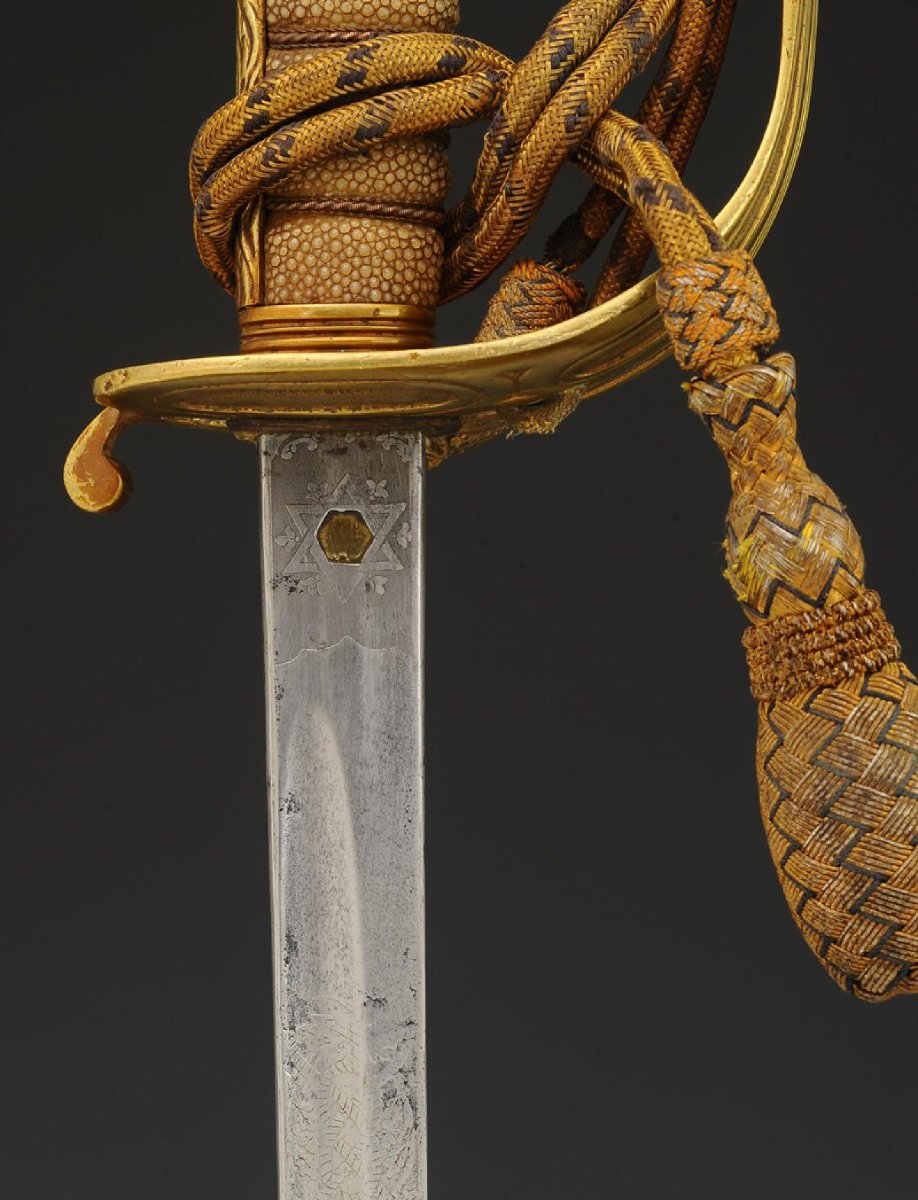 SABRE D'OFFICIER DE LA MARINE INDIENNE AYANT APPARTENU AU COMMANDER HEDLEY VICARS BANFIELD-photo-5