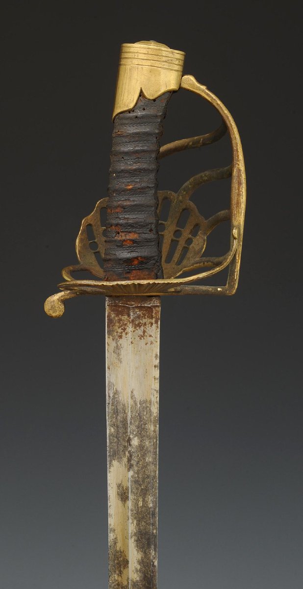 SABRE À GARDE DE BATAILLE D'OFFICIER DE DRAGONS OU GENDARMERIE, Révolution - Premier Empire.-photo-2