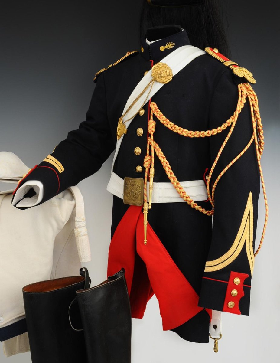 Uniform Of A Female Republican Guard, Fifth Republic.-photo-3