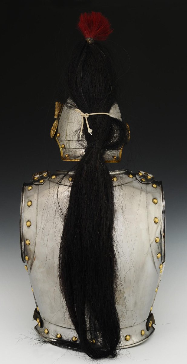 ENSEMBLE CASQUE ET CUIRASSE DE CUIRASSIERS DE LA GARDE IMPÉRIALE, modèle 1854, Second Empire. -photo-4