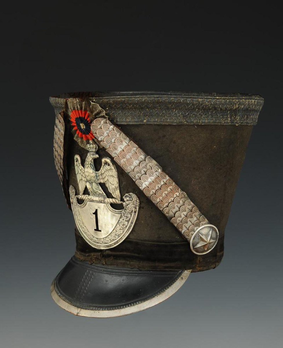 SHAKO D'OFFICIER DU 1er RÉGIMENT DE HUSSARDS, modèle 1812, Premier Empire.