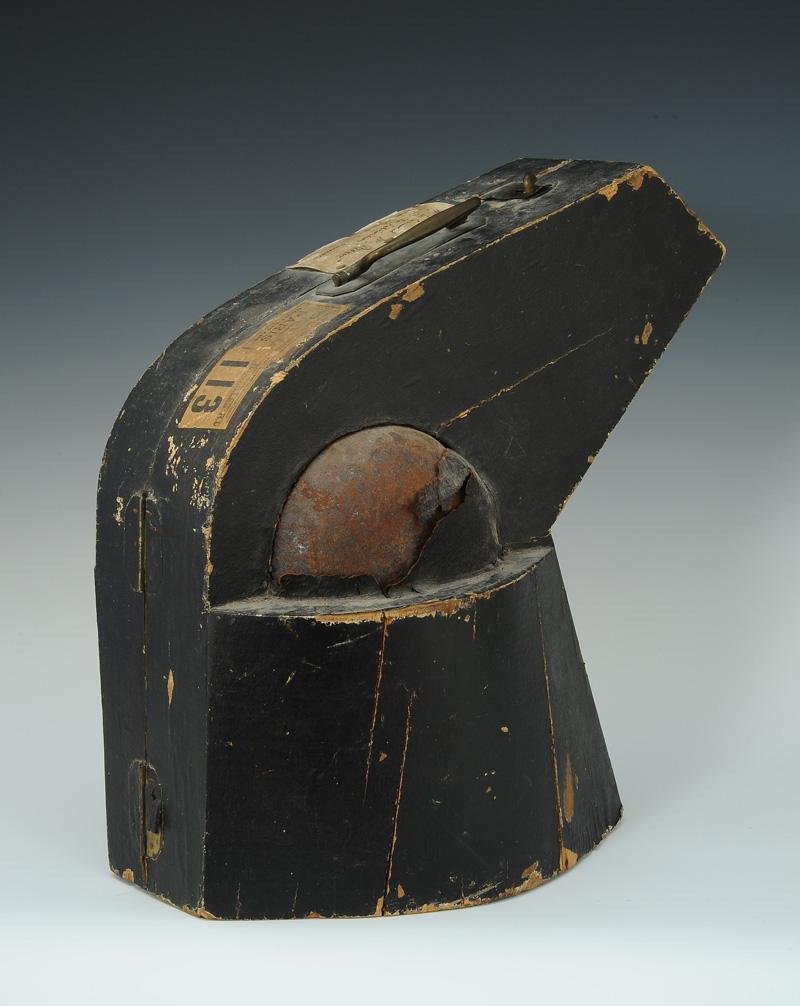 CASQUE D'OFFICIER DE CUIRASSIERS, modèle 1845, DANS SA BOÎTE DE TRANSPORT, Momarchie de Juillet-photo-8