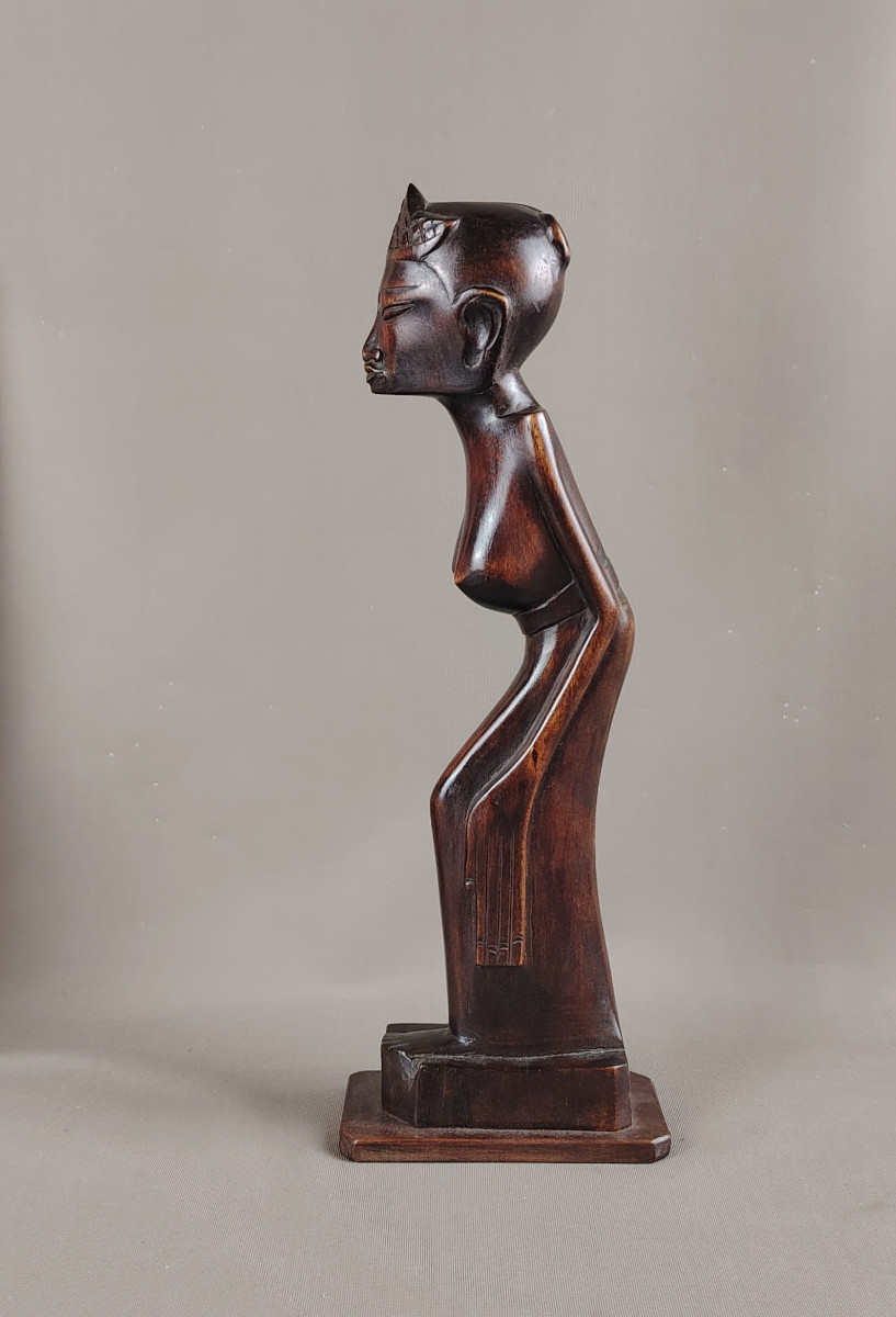 An Art Déco Balinese Wood Carving Of A Woman-photo-4