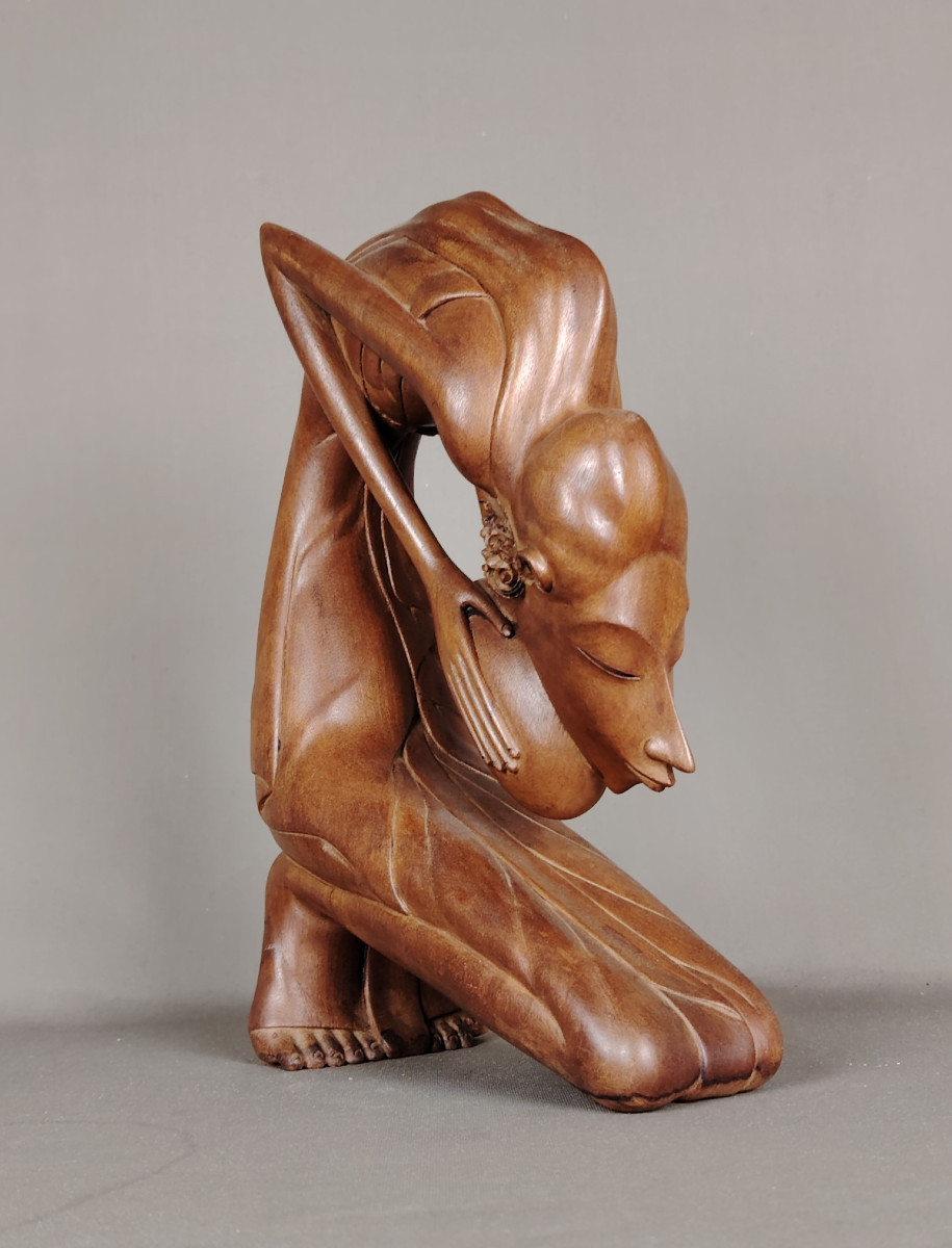 Sculpture balinaise en bois – signée I. Made Mena, Mas Ubud (Bali)