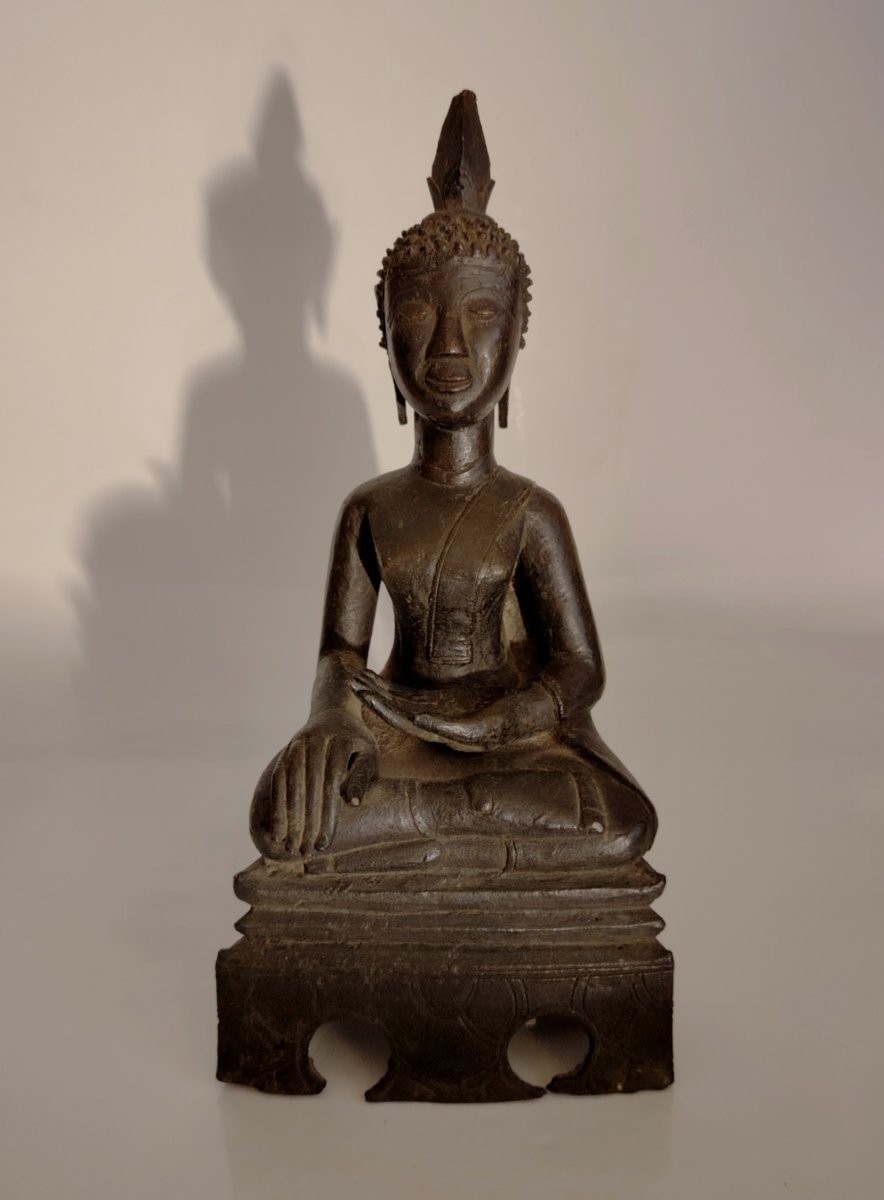 Bouddha en bronze, Laos 17ème. 