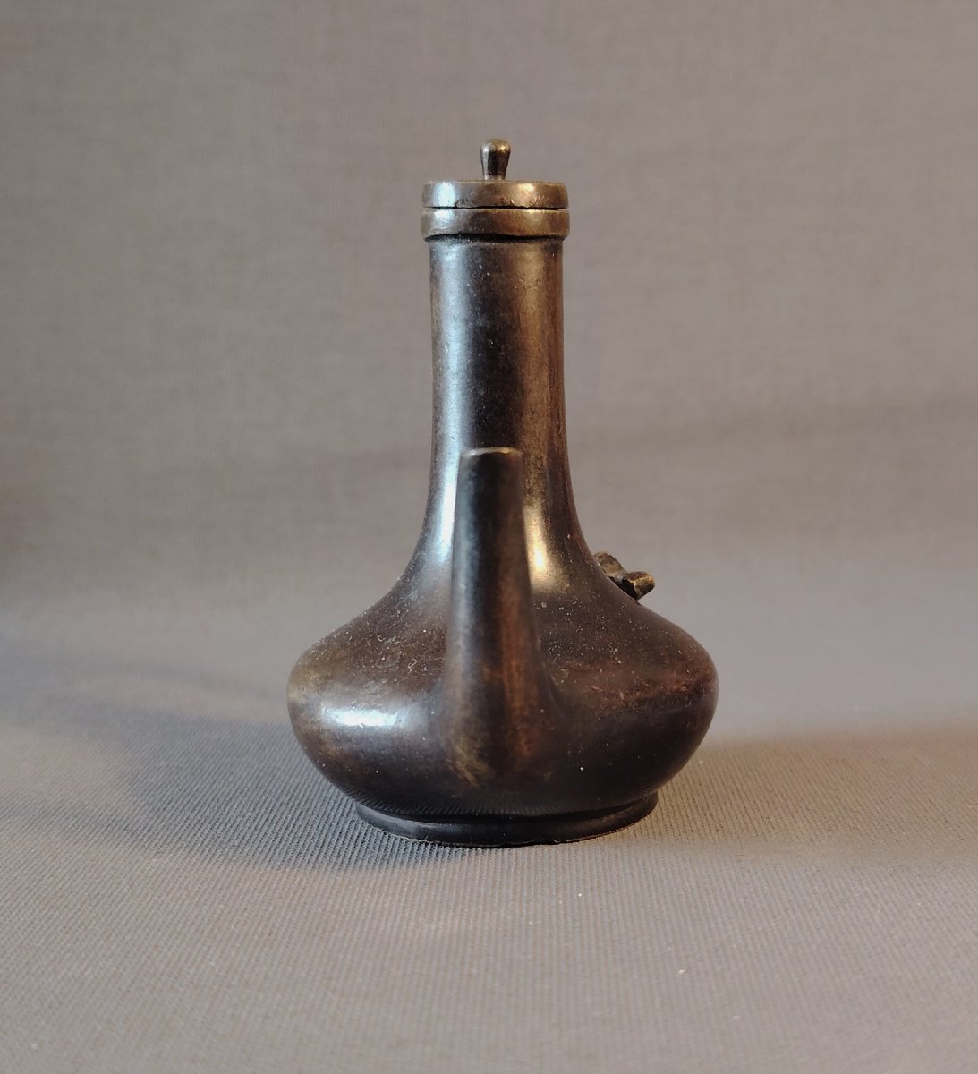 Miniature Scholar's Bronze Ewer, China, 17th Century -photo-2