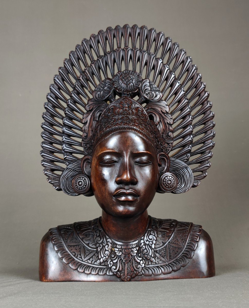 Indonesia, Bali - Art Deco Wooden Bust Around 1930-1940