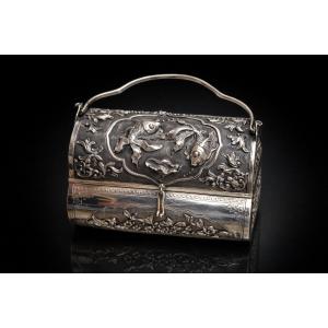 Boite en argent à décor de poissons, Chine 19-20 ème 