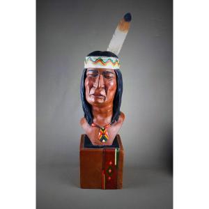 Buste En Cuir Représentant Le Chef Apache Cochise
