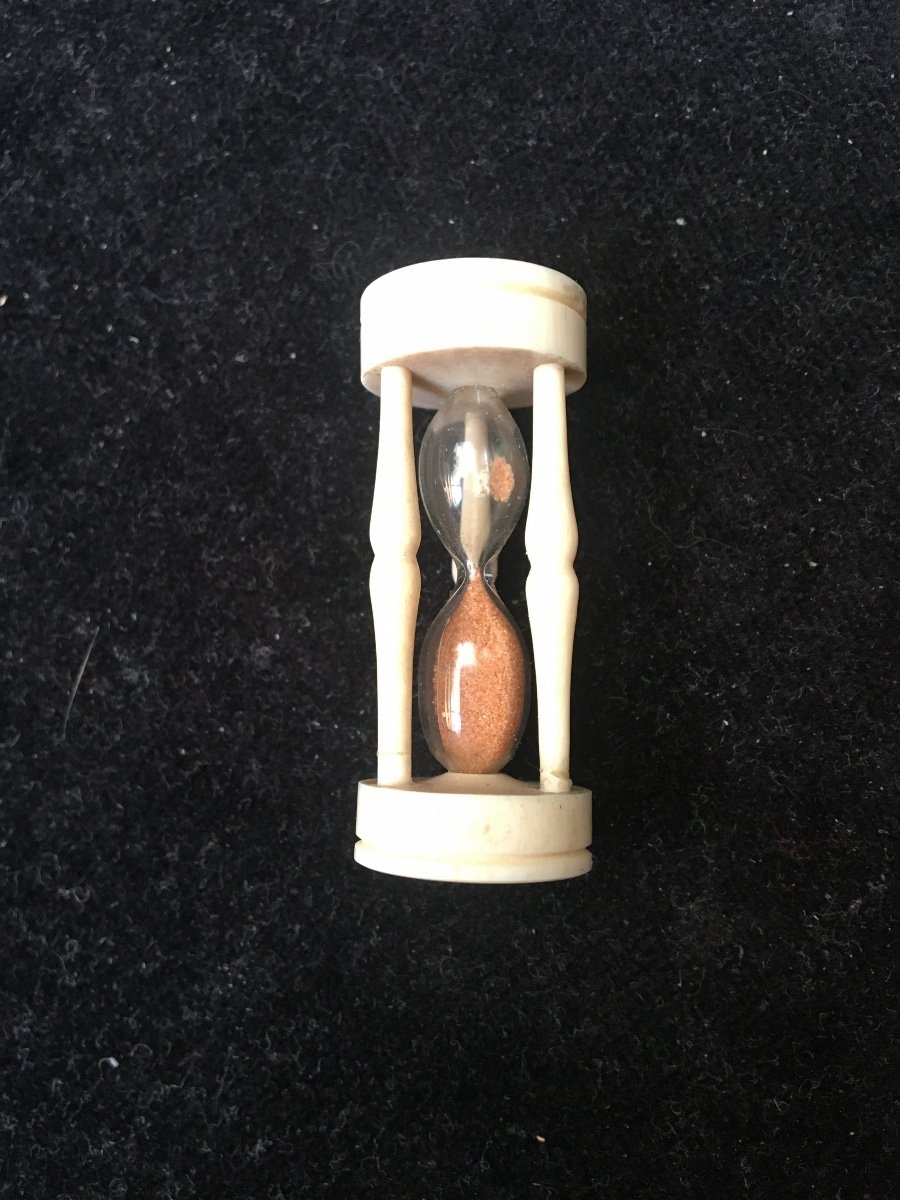 Tiny Hourglass In Ivory From E Dieppe-photo-3