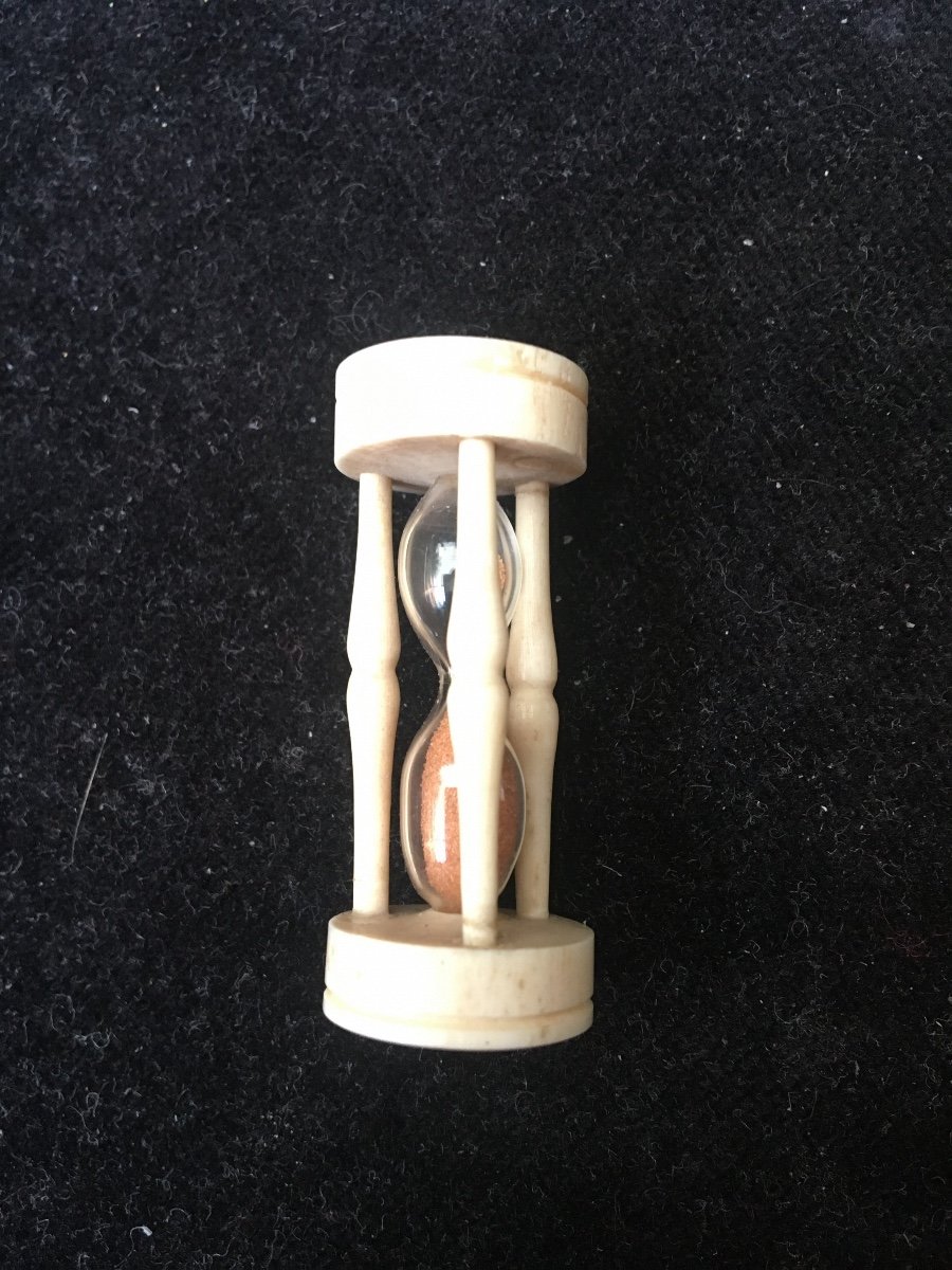 Tiny Hourglass In Ivory From E Dieppe-photo-4