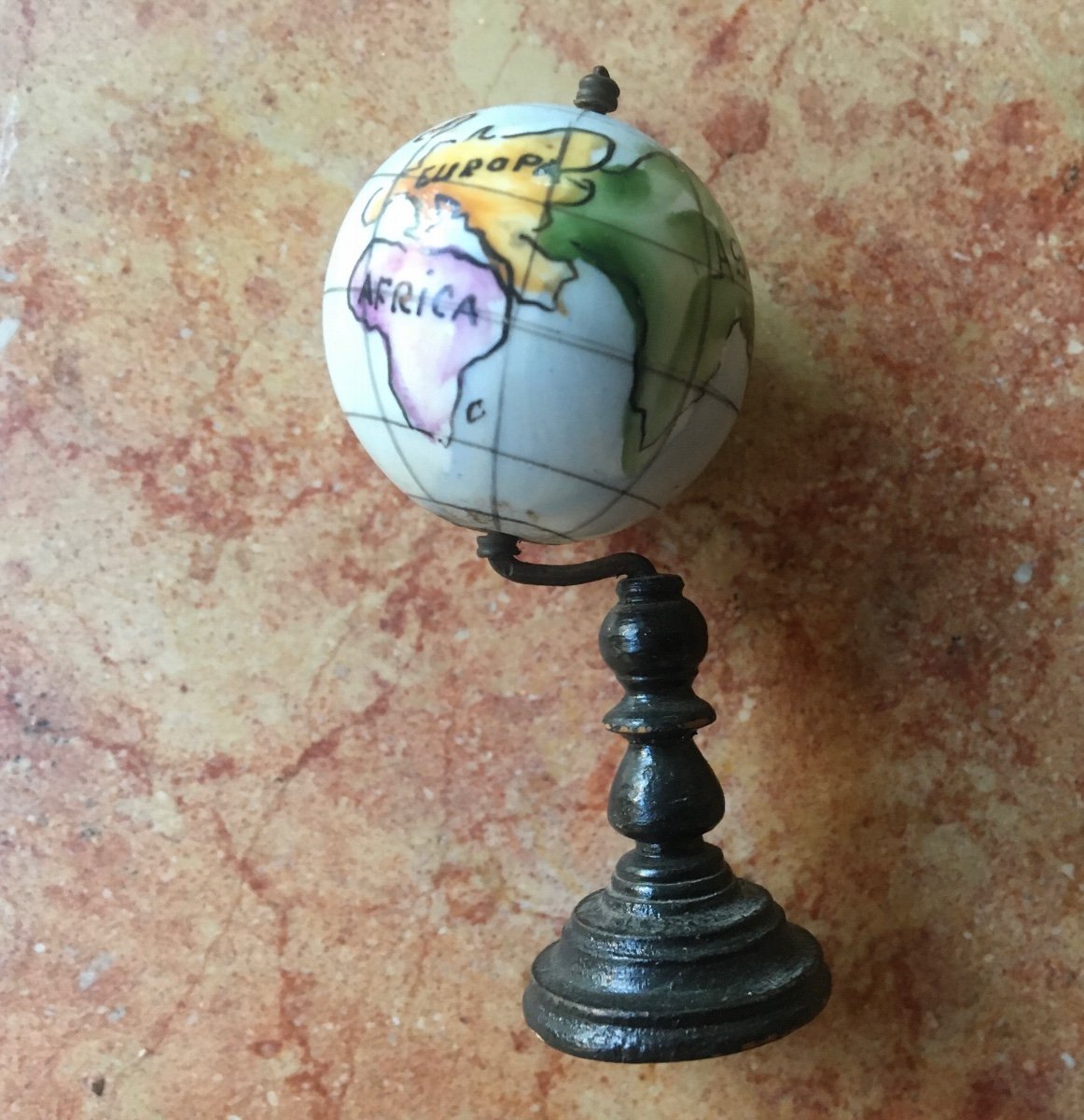 COLLECTION DE CINQ GLOBES TERRESTRES MINIATURE-photo-1