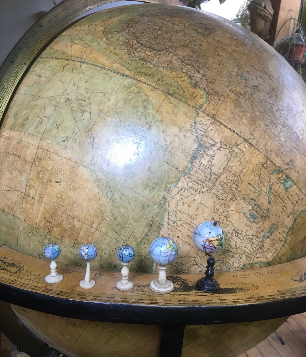 COLLECTION DE CINQ GLOBES TERRESTRES MINIATURE-photo-4