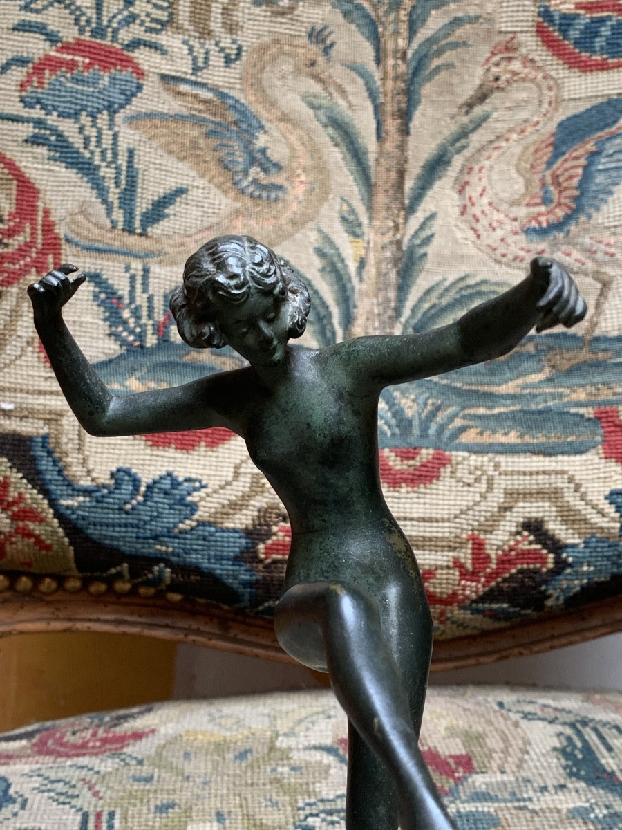 Bronze Sculpture Of An Art Deco Woman -photo-1