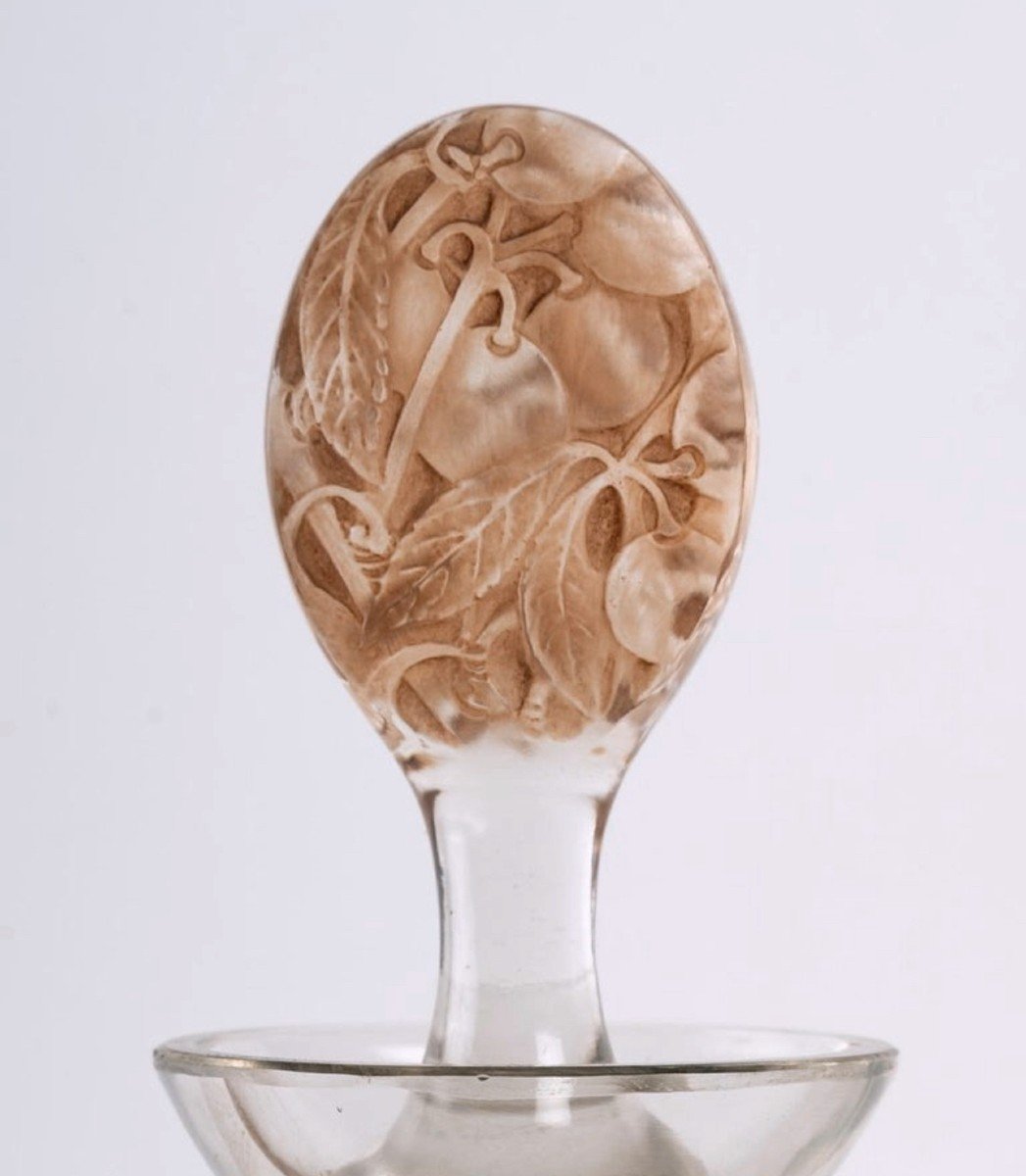 1923 René Lalique - Carafe Prunelles Verre Blanc Patiné Sépia Pour Cusenier-photo-1