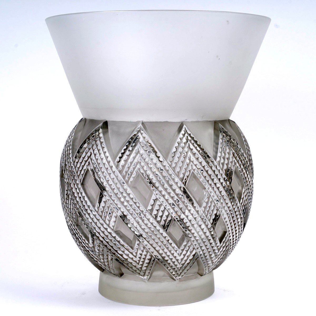 1935 René Lalique - Vase Entrelacs Frosted Glass With Grey Patina