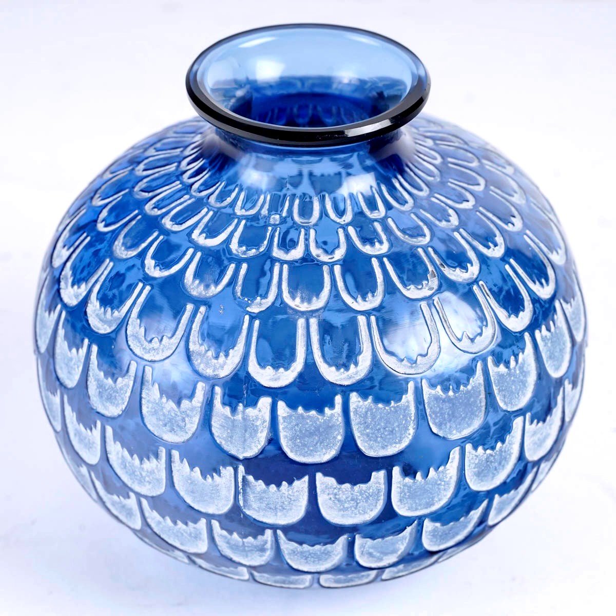 1930 René Lalique - Vase Grenade Verre Bleu Saphir Patiné Blanc-photo-2
