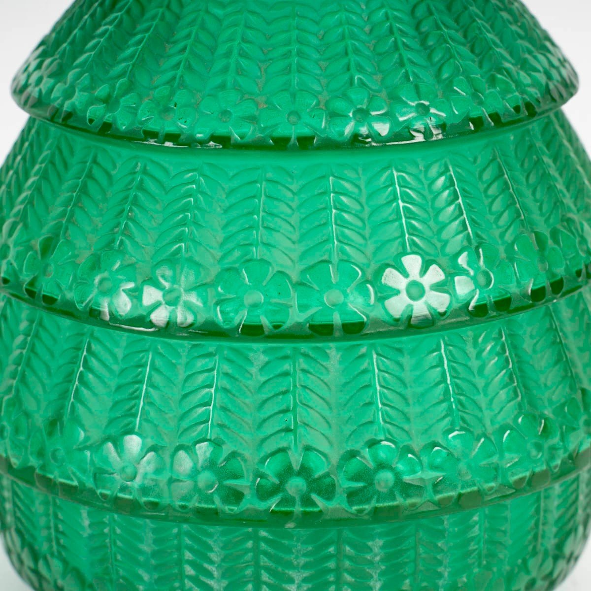 1929 René Lalique - Vase Ferrieres Emerald Green Glass-photo-1