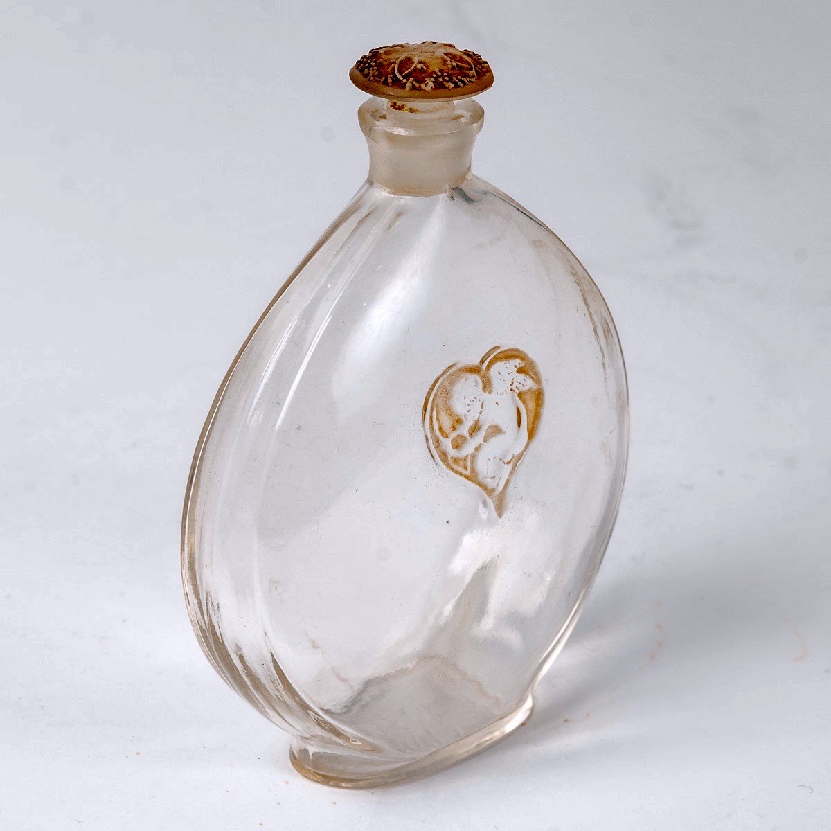 1920 René Lalique - Flacon l'Amour Dans Le Cœur Verre Blanc Patiné Sépia Pour Arys-photo-2