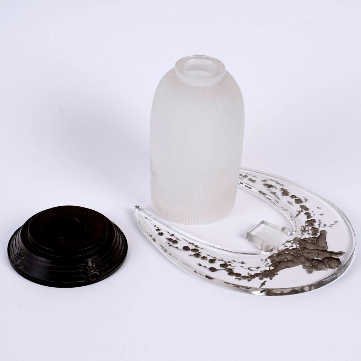 1920 René Lalique - Lampe Veilleuse Amours Verre Blanc Patiné Gris-photo-2