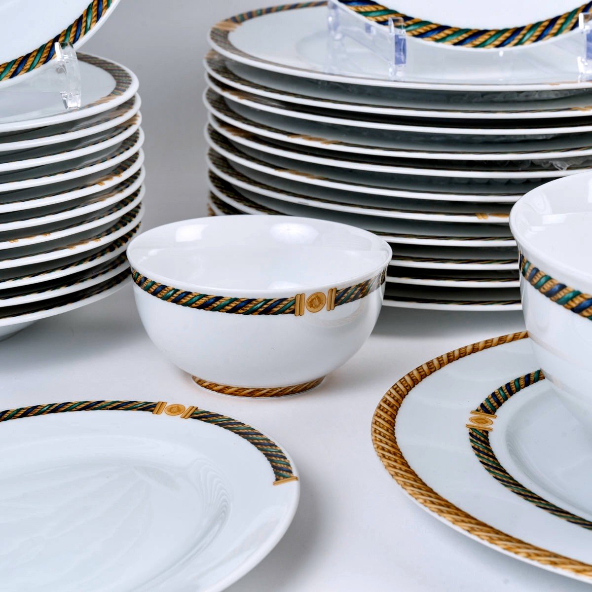 Christian Dior - Service De Table Torsadior Porcelaine - 41 Pièces - 12 Personnes-photo-4