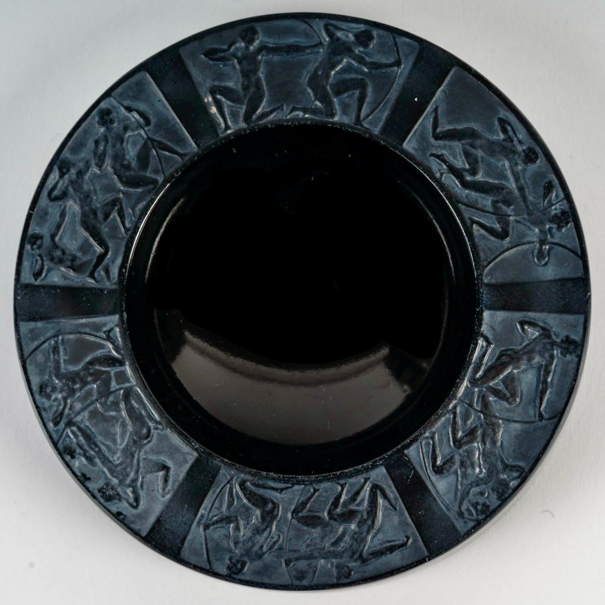 1922 René Lalique - Cendrier Archers Verre Noir Patiné Blanc -photo-3