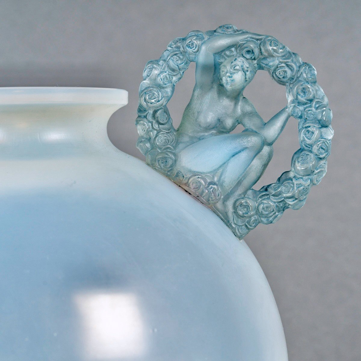 1926 René Lalique - Vase Ronsard Cased Opalescent Glass With Blue Patina-photo-2