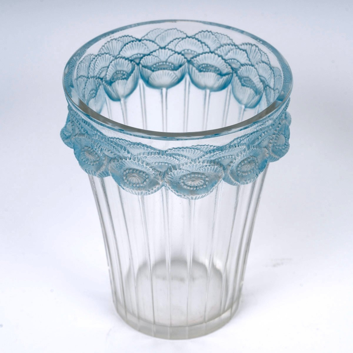 1933 René Lalique - Vase Boutons d'Or Verre Blanc Patiné Bleu-photo-4