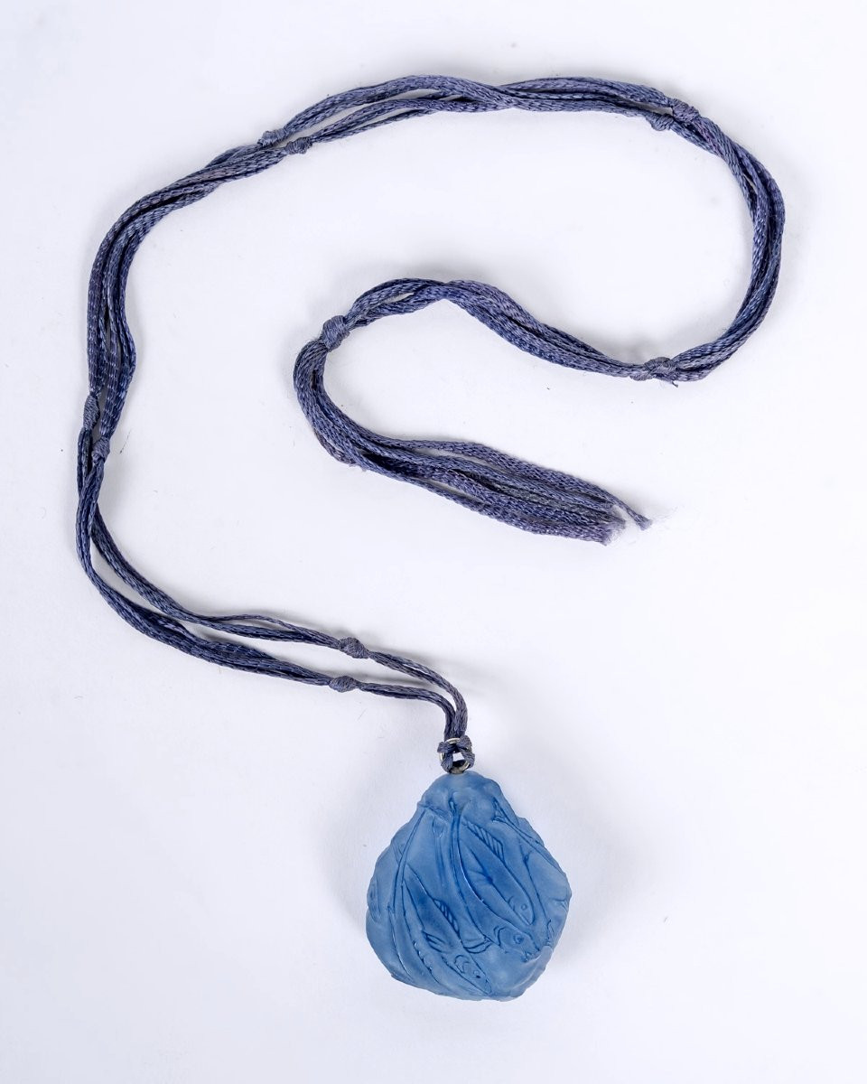 1912 René Lalique - Pendentif Poissons Verre Bleu Patiné Blanc-photo-2