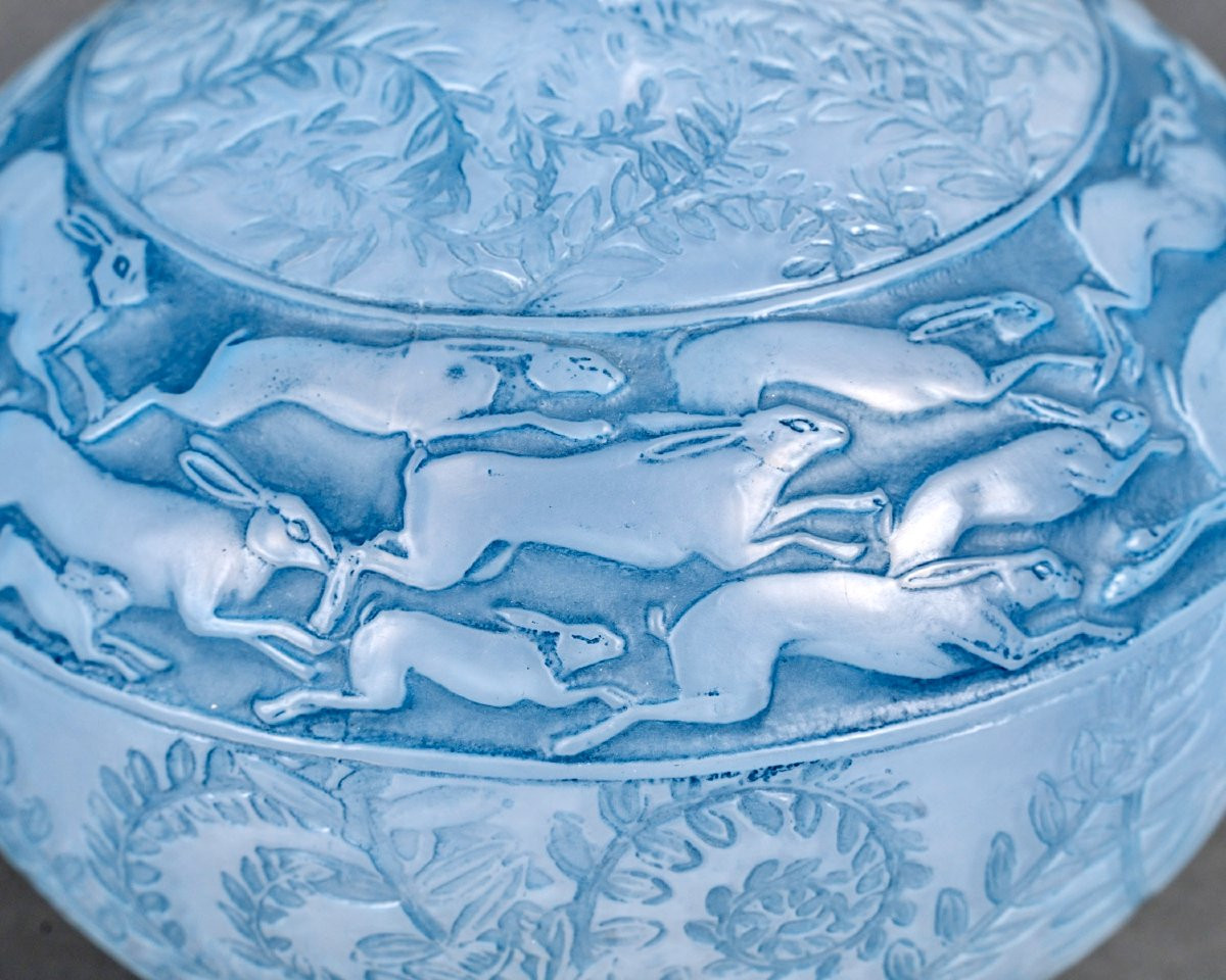 1923 René Lalique - Vase Lièvres Verre Opalescent Patiné Bleu-photo-3
