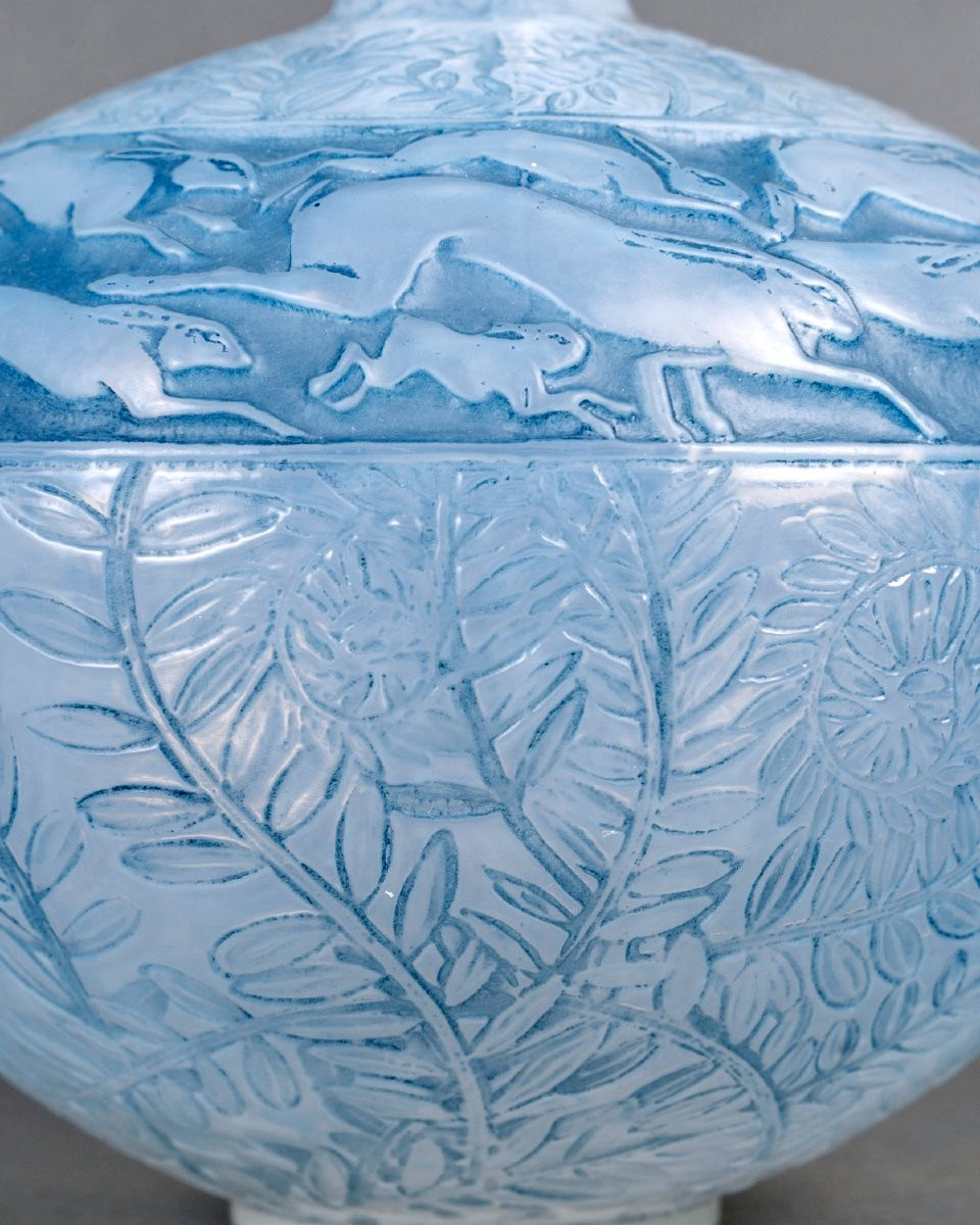 1923 René Lalique - Vase Lièvres Verre Opalescent Patiné Bleu-photo-4