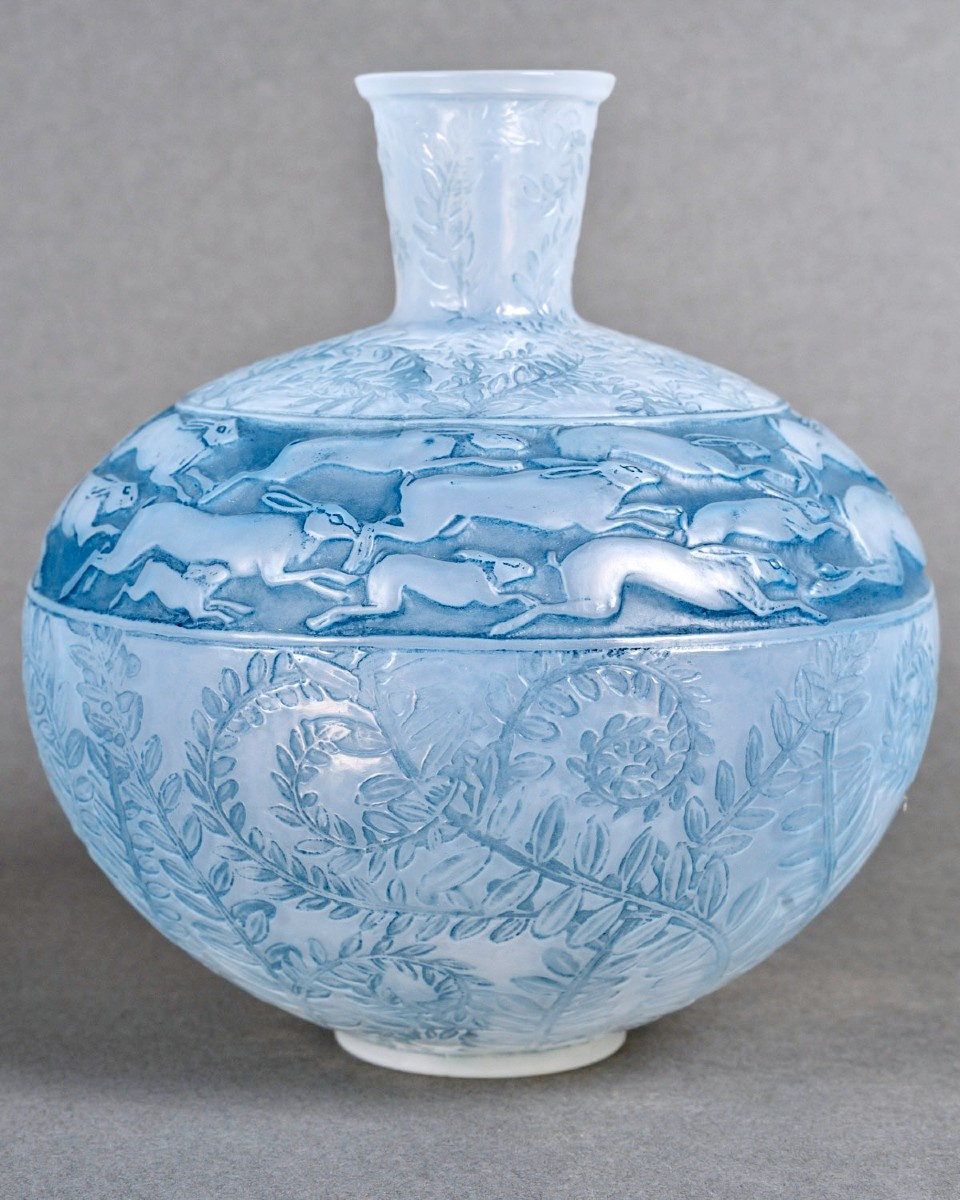 1923 René Lalique - Vase Lièvres Verre Opalescent Patiné Bleu