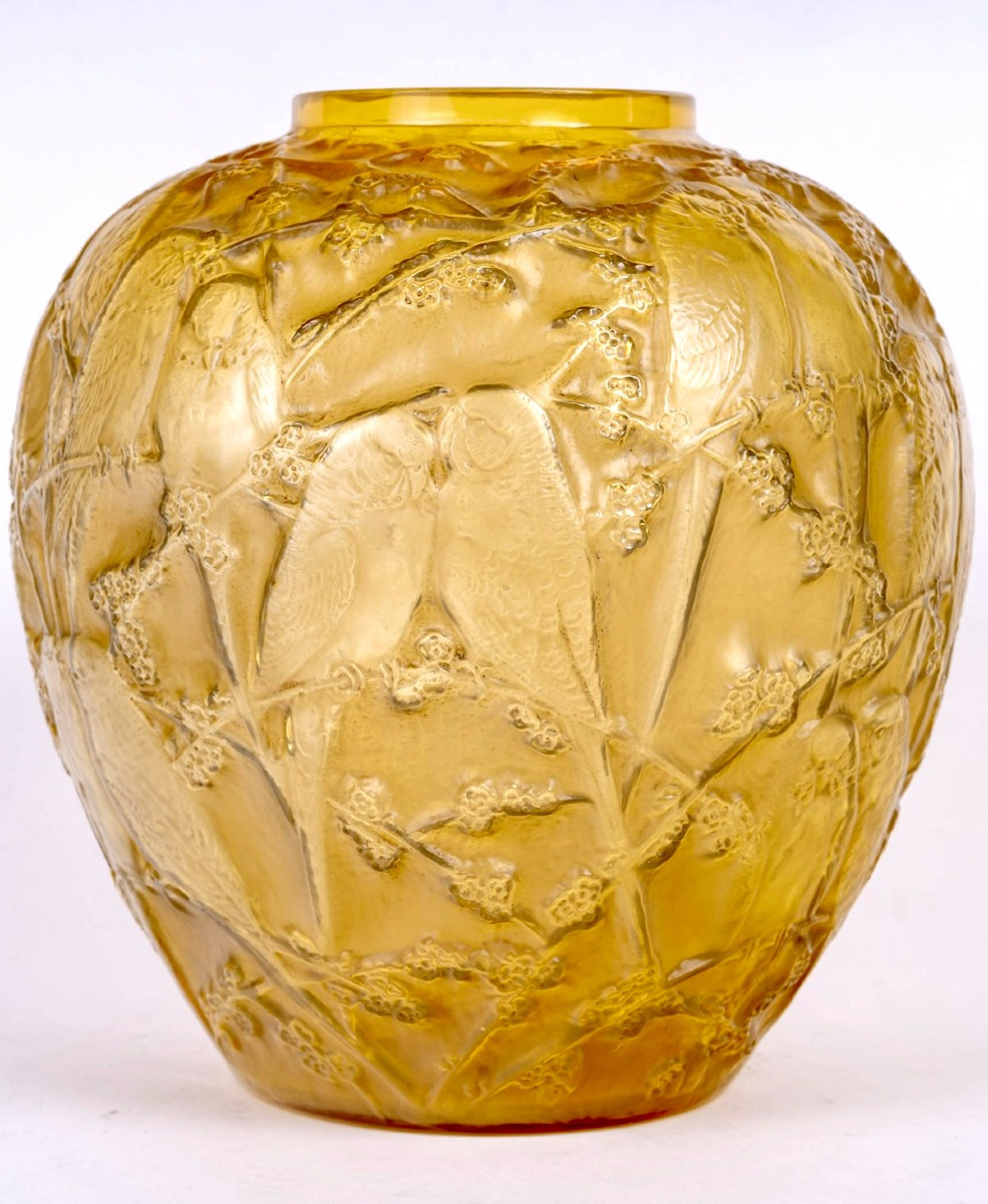 1919 René Lalique - Vase Perruches Verre Butterscotch Patiné Sépia