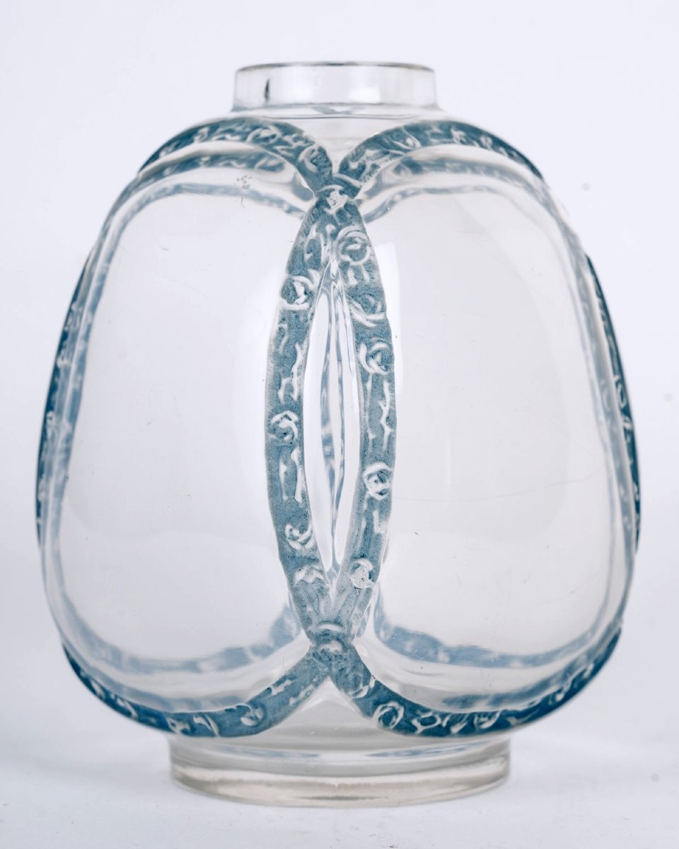 1914 René Lalique - Vase Guirlandes de Roses Verre Blanc Patiné Bleu-photo-3