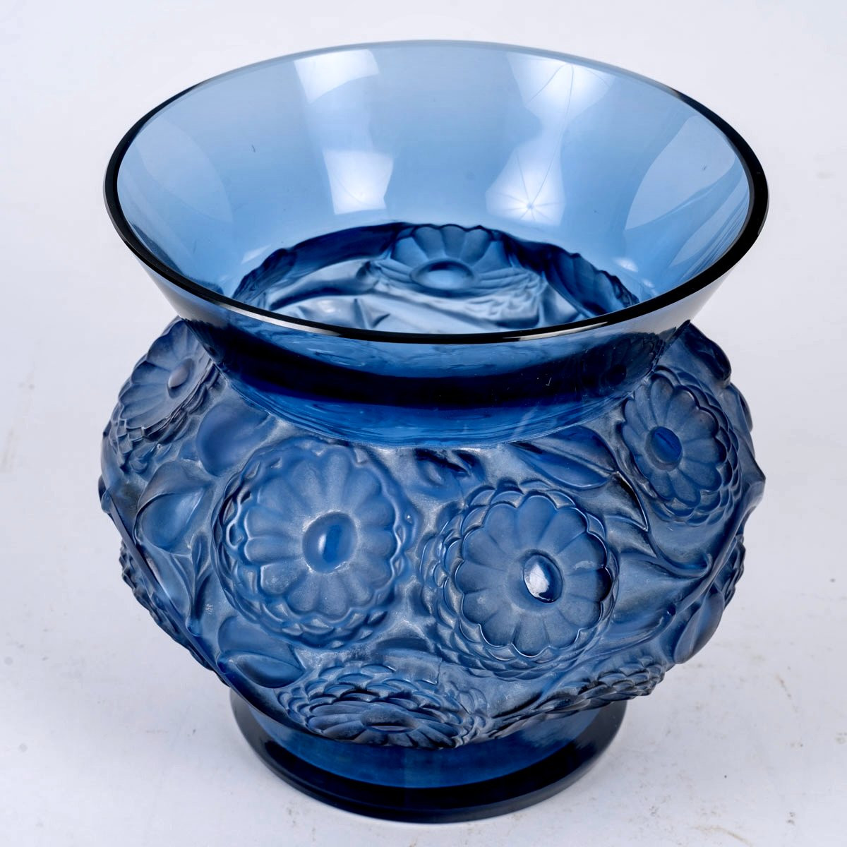 1930 René Lalique - Vase Soucis Navy Blue Glass With White Patina-photo-2
