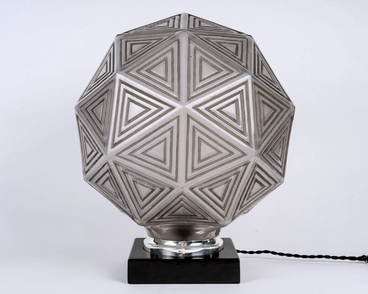1925 René Lalique - Art Deco Table Lamp Nanking Glass With Grey Patina