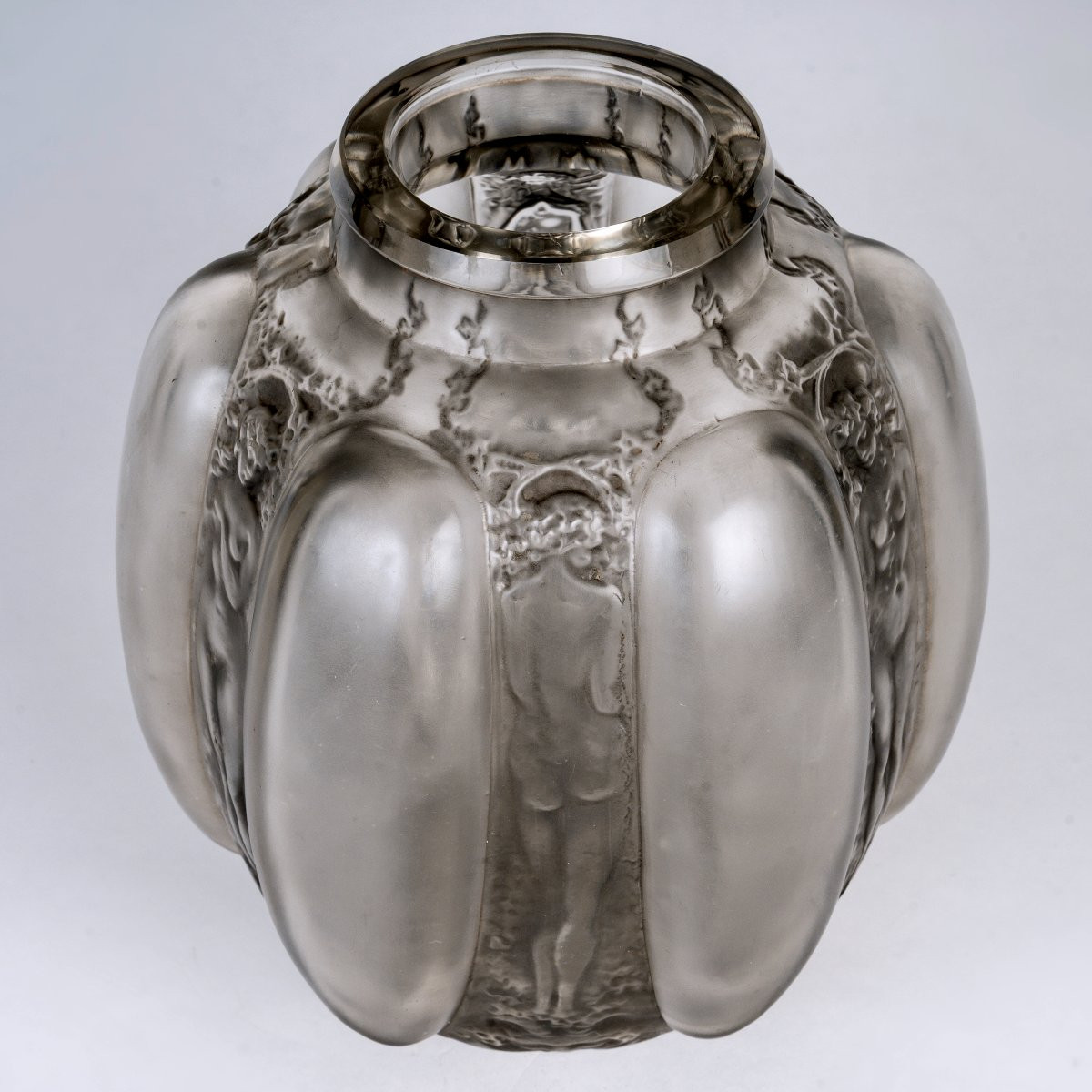 1912 René Lalique - Vase Six Figurines Et Masques Glass With Grey Patina-photo-2