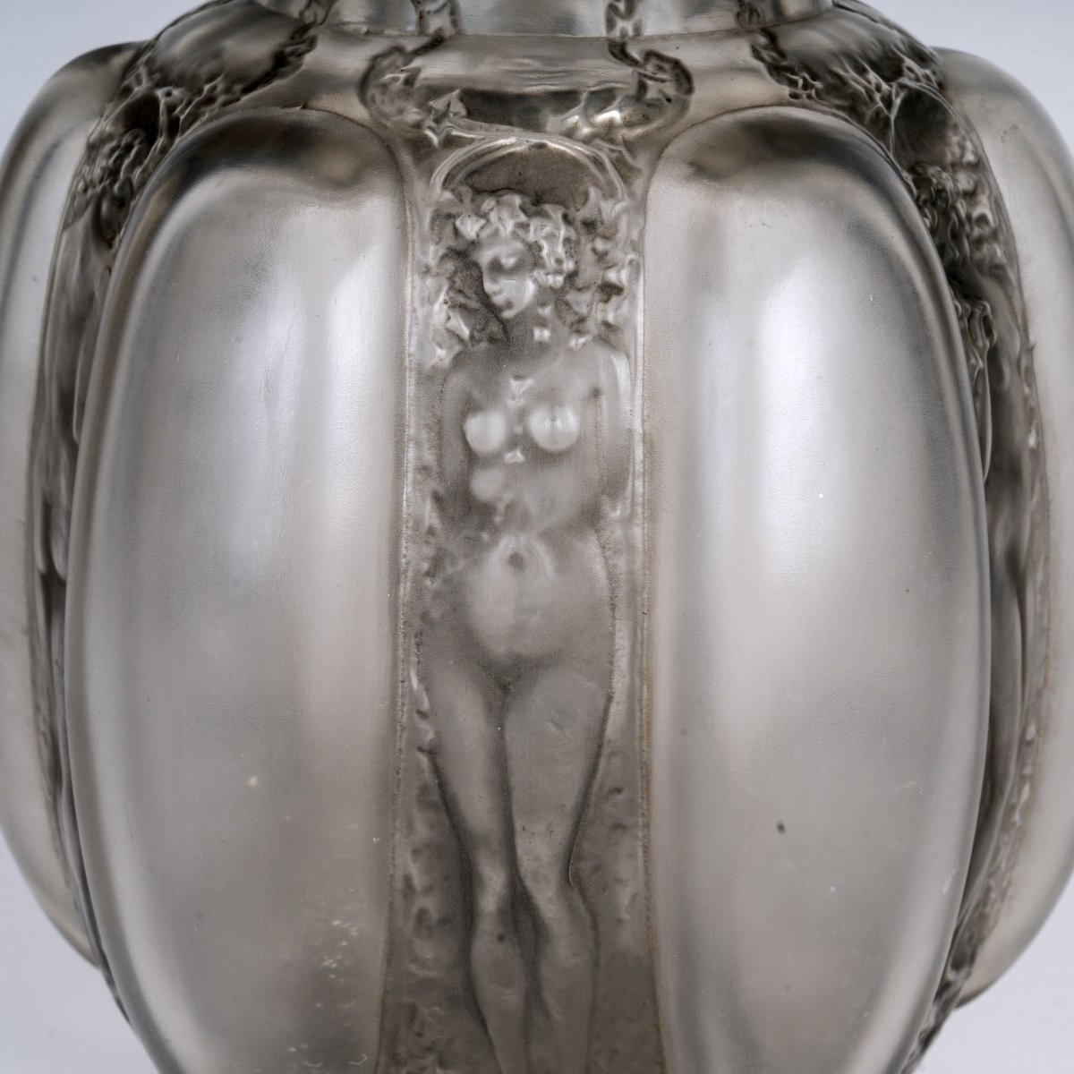 1912 René Lalique - Vase Six Figurines Et Masques Glass With Grey Patina-photo-1