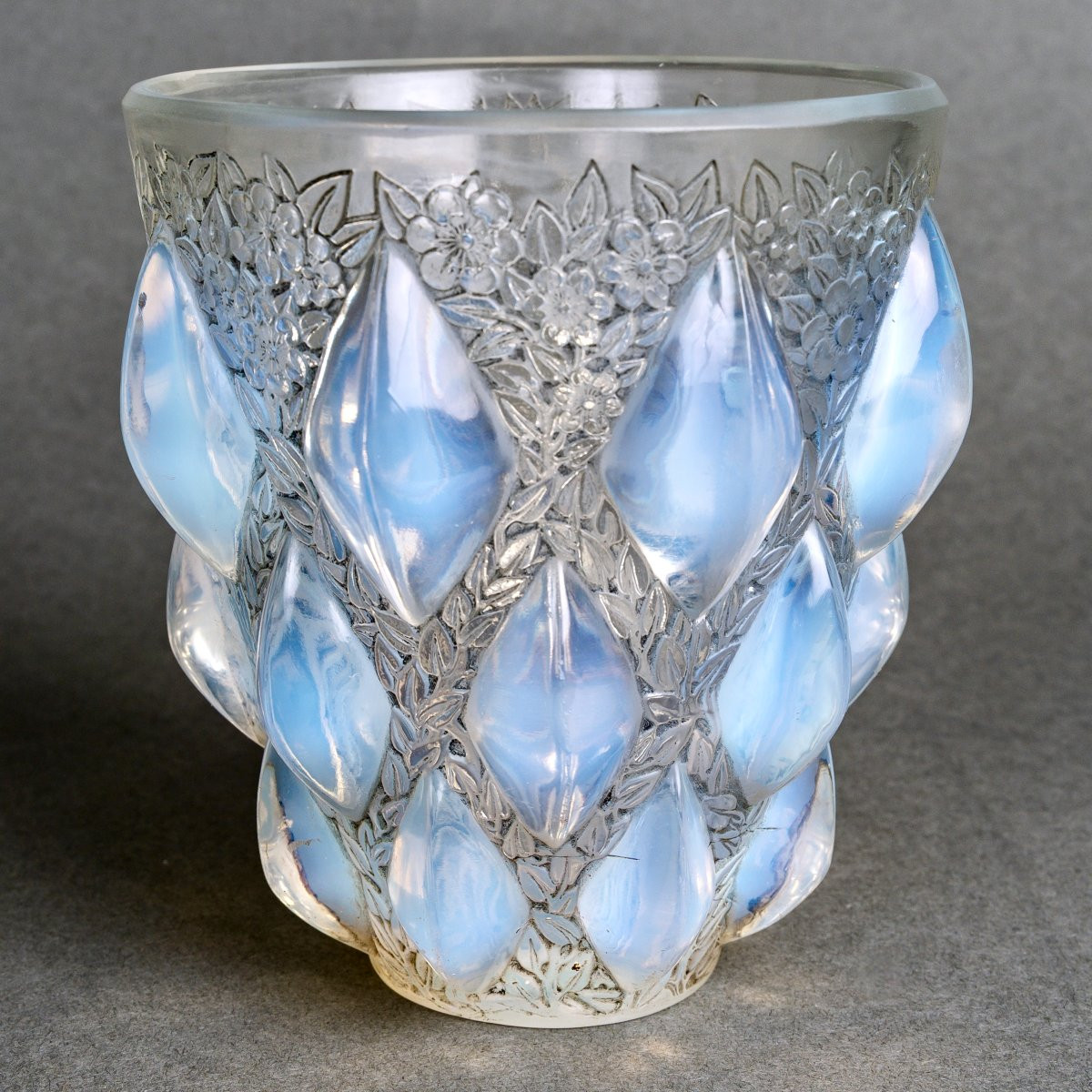 1927 René Lalique - Vase Rampillon Verre Opalescent Patiné Gris-photo-2