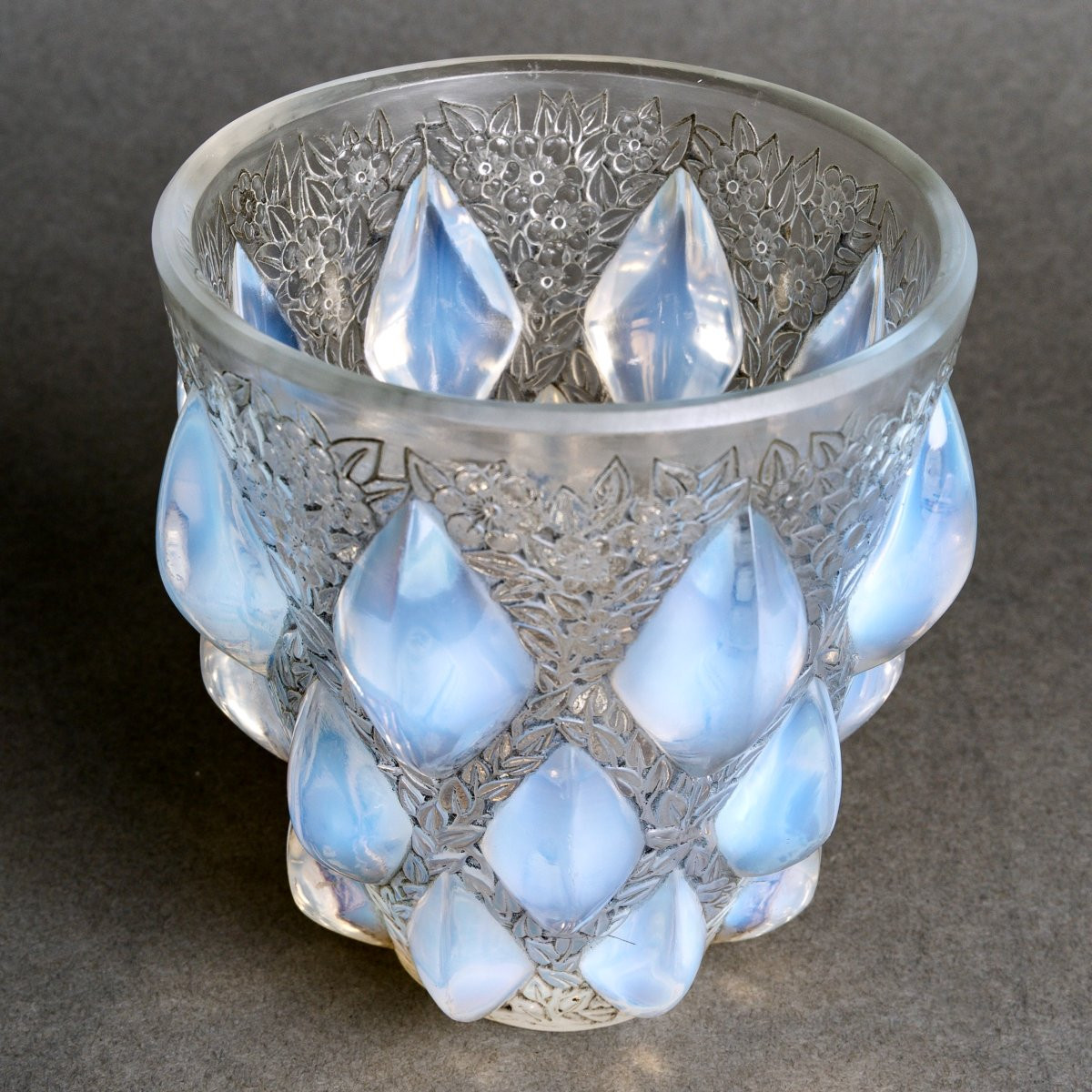 1927 René Lalique - Vase Rampillon Verre Opalescent Patiné Gris-photo-3