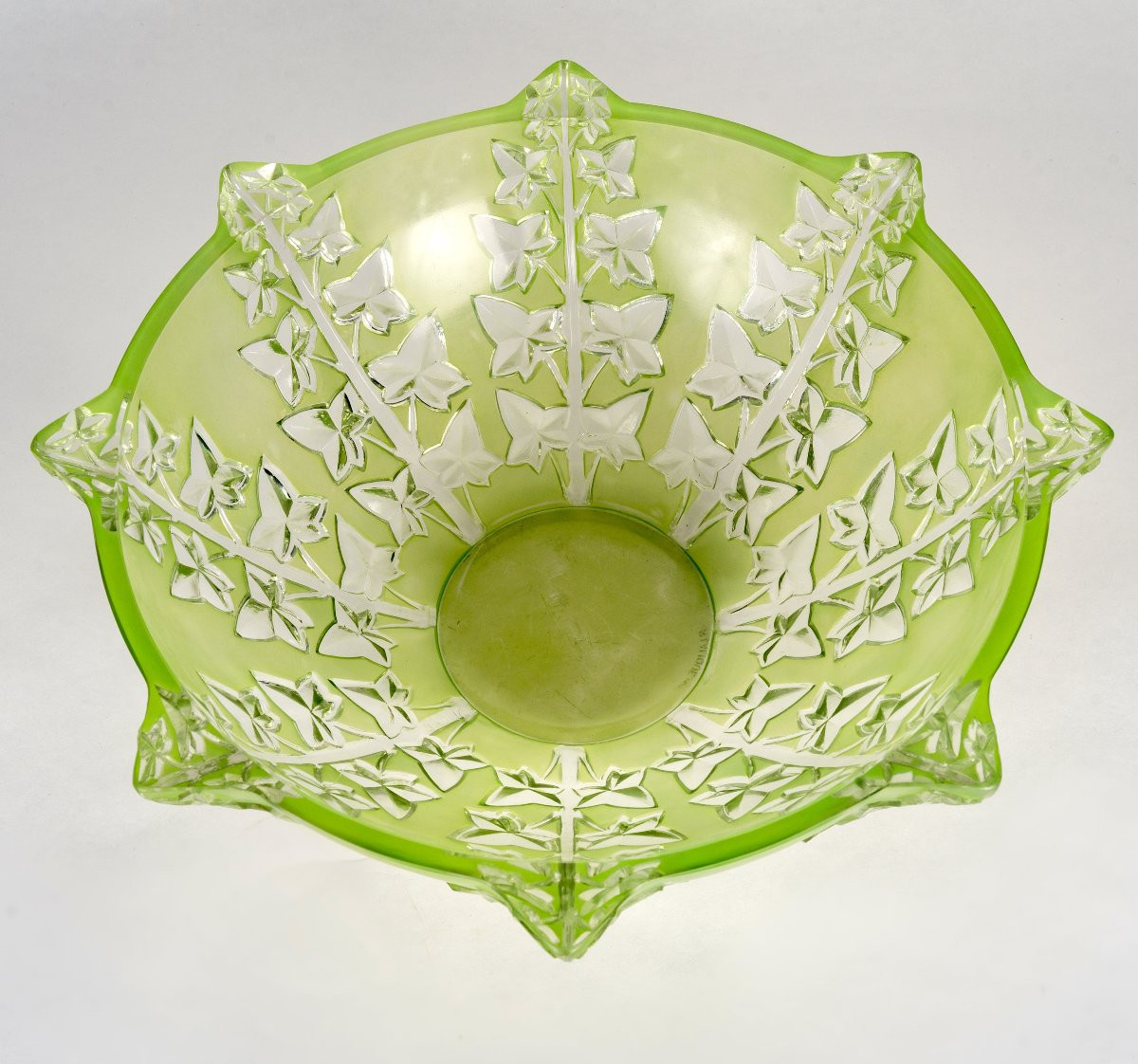1927 René Lalique - Bowl Lierre Ivy Glass With Green Patina-photo-1