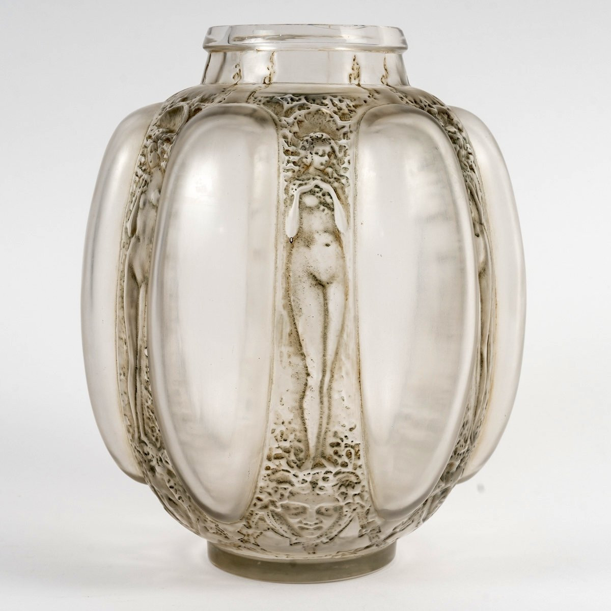 1912 René Lalique - Vase Six Figurines et Masques Verre Blanc Patiné Gris Vert-photo-2