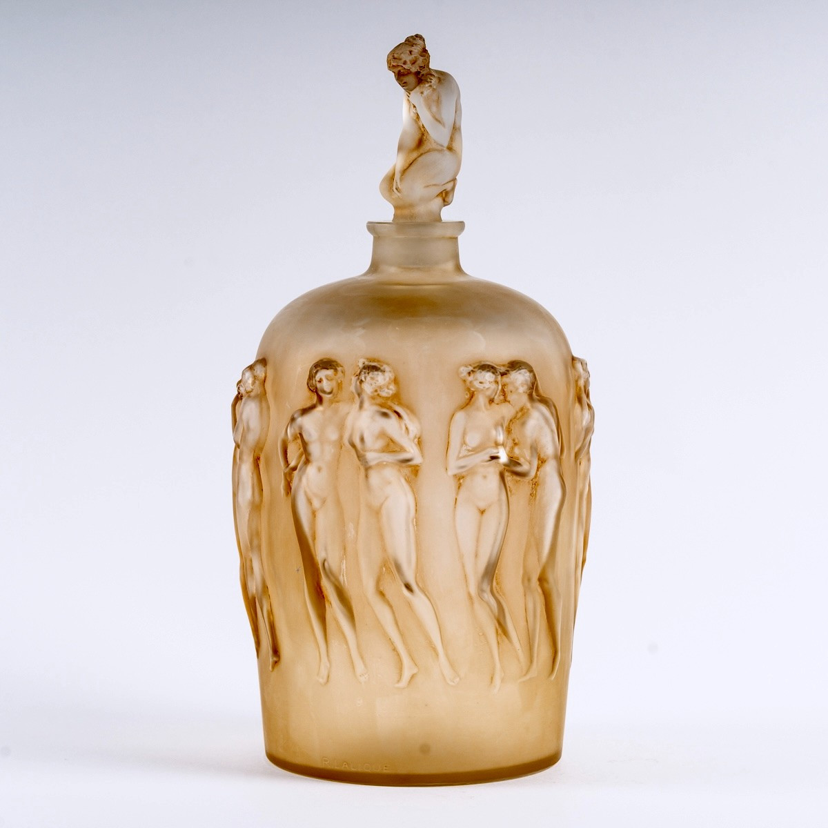 1920 René Lalique - Vase 12 Douze Figurines avec Bouchon Verre Blanc Patiné Sépia
