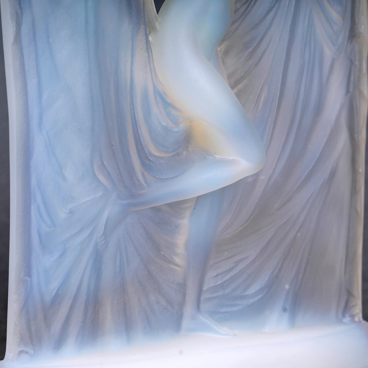 1925 René Lalique - Statuette Suzanne Opalescent Glass-photo-2