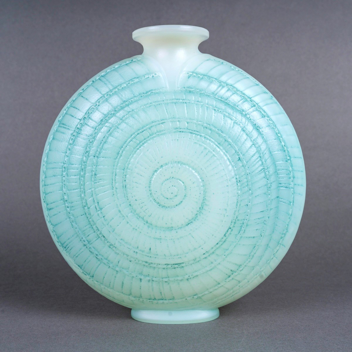 1920 René Lalique - Vase Escargot Verre Opalescent Patiné Bleu Vert