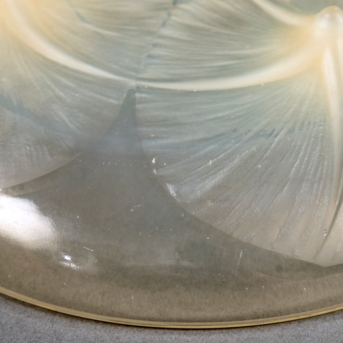 1921 René Lalique - Bowl Volubilis Yellow Opalescent Glass-photo-1