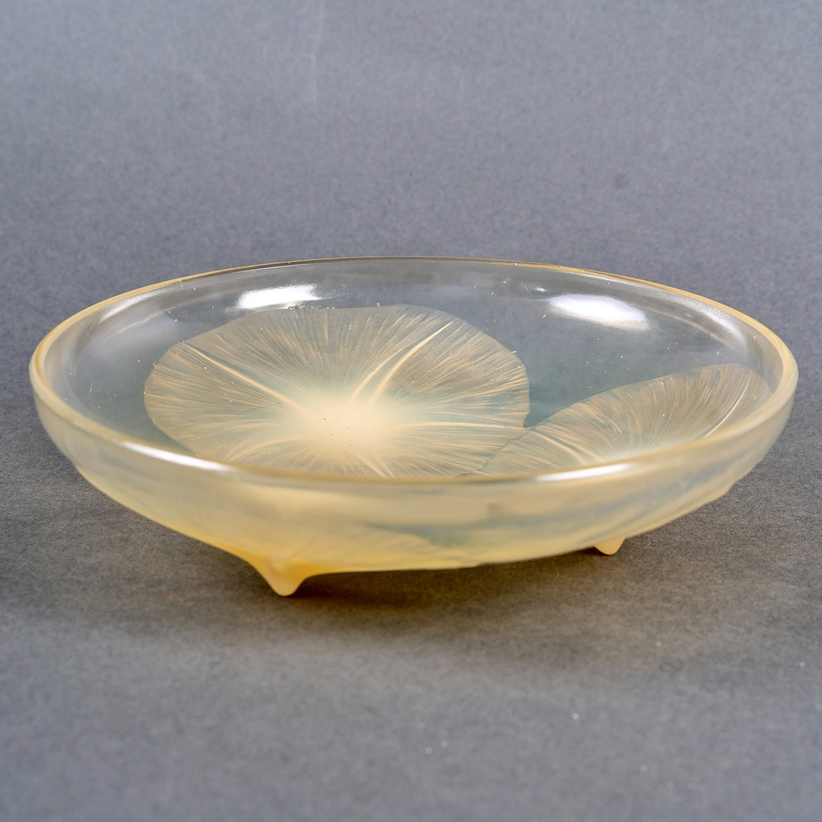 1921 René Lalique - Bowl Volubilis Yellow Opalescent Glass