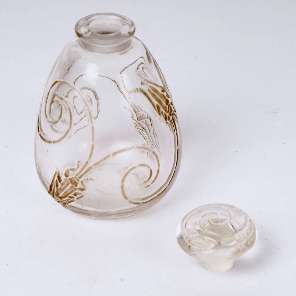 1912 René Lalique - Flacon Capricornes Verre Blanc Patiné Sépia-photo-4